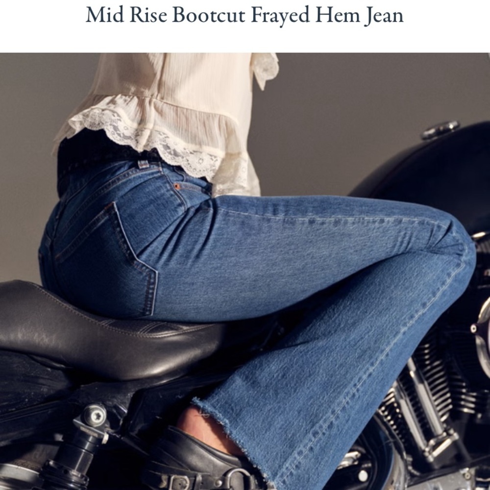 Abercrombie mid rise bootcut jeans 26S